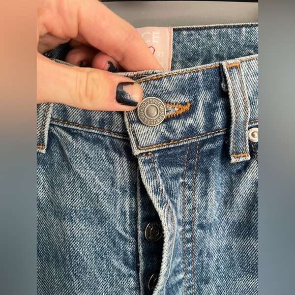 Revice High Waisted Straight Leg Jeans Womens Size 26 - Picture 3 of 6